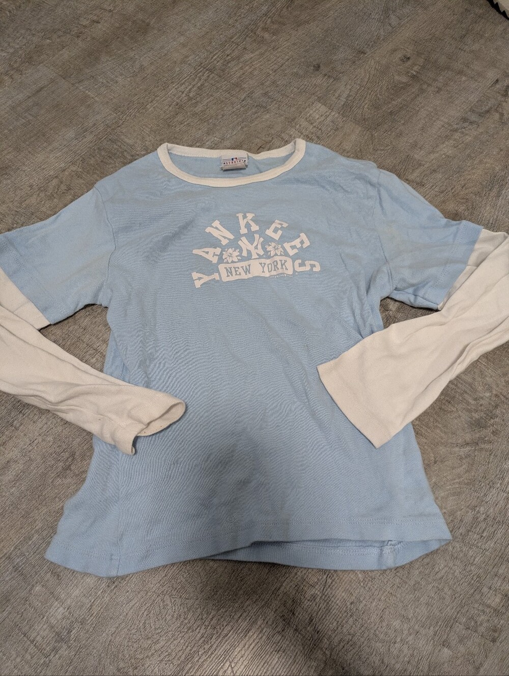 MLB New York Yankees 5th & Ocean Light Blue Layered Sleeve Shirt Size Large